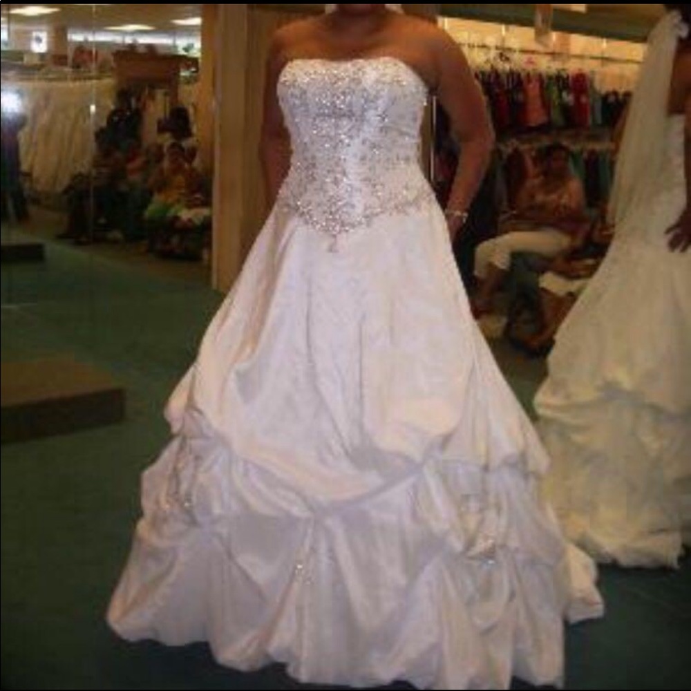 Wedding dress